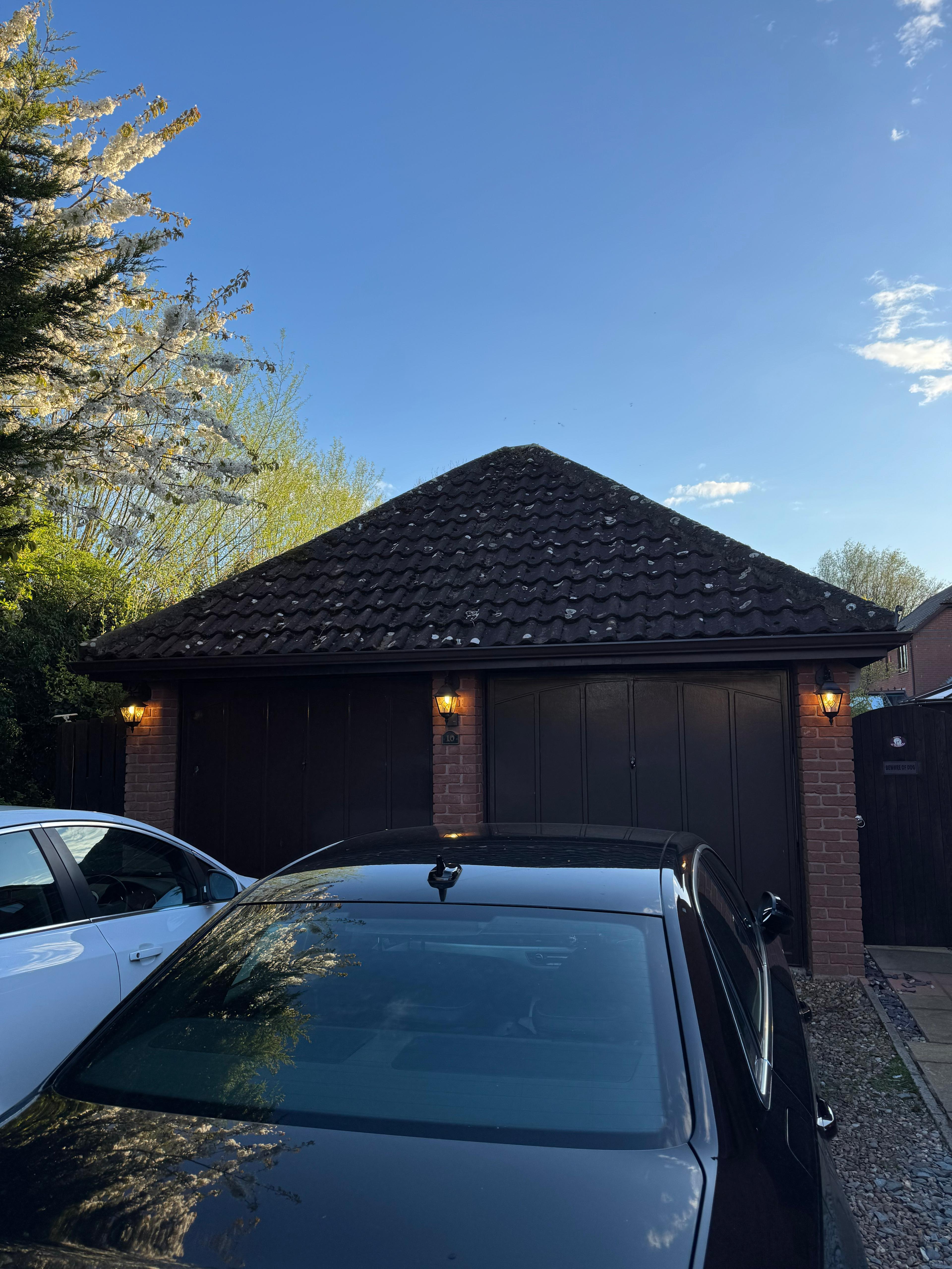Garage exterior lighting
