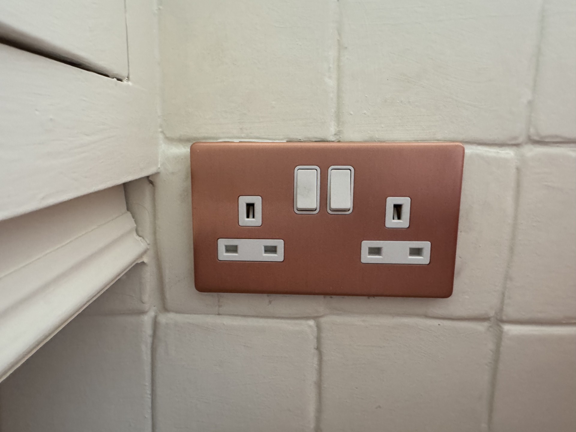 Copper double socket installation