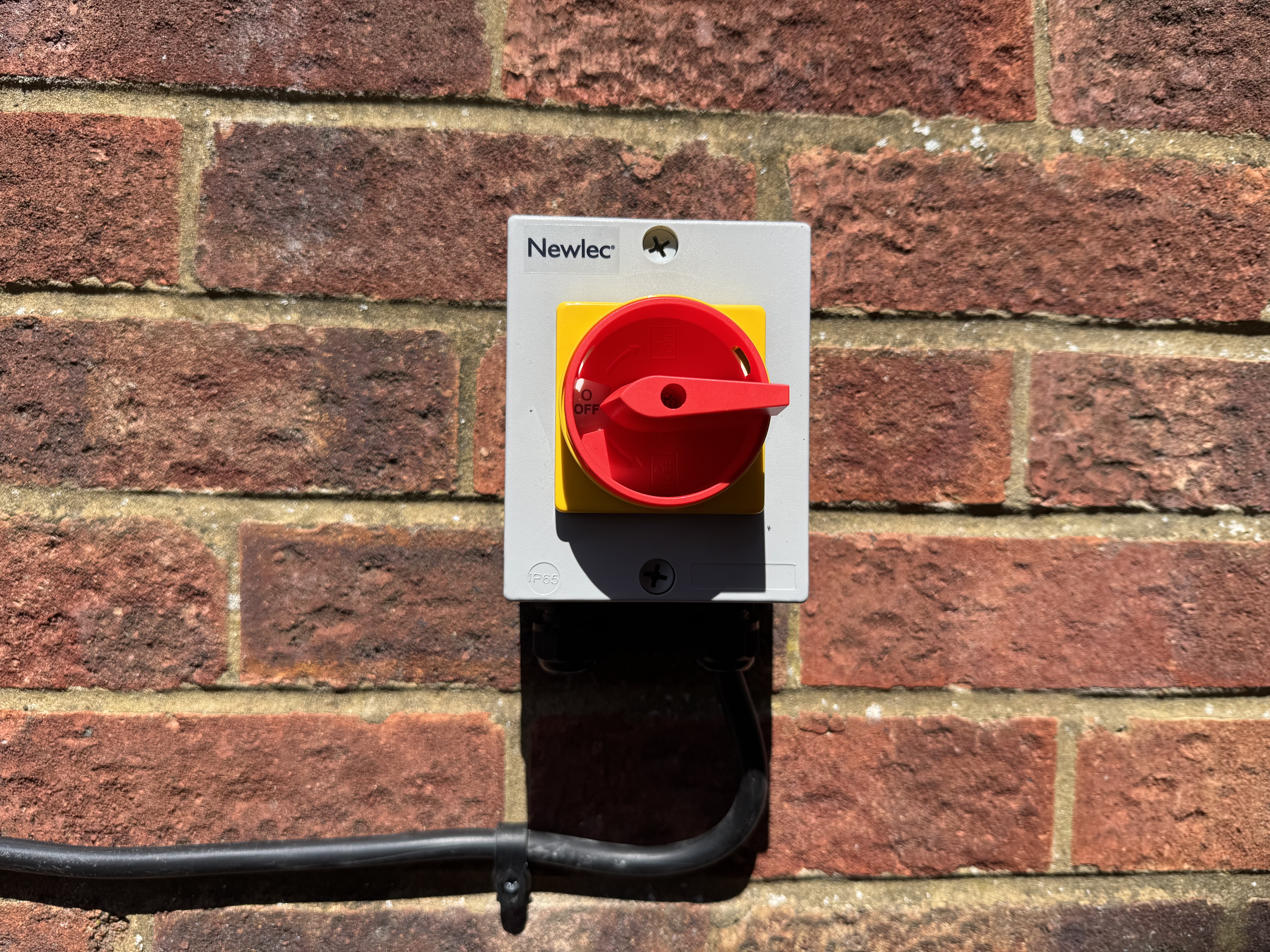 Outdoor IP65 socket